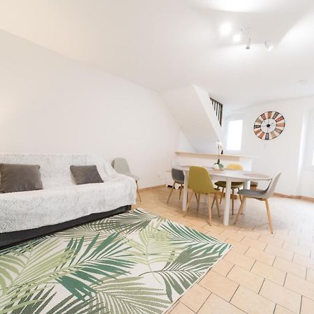 Appartement Ravissant Triplex et Duplex au Centre de Pont St Esprit Extérieur photo