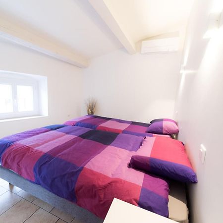 Appartement Ravissant Triplex et Duplex au Centre de Pont St Esprit Extérieur photo