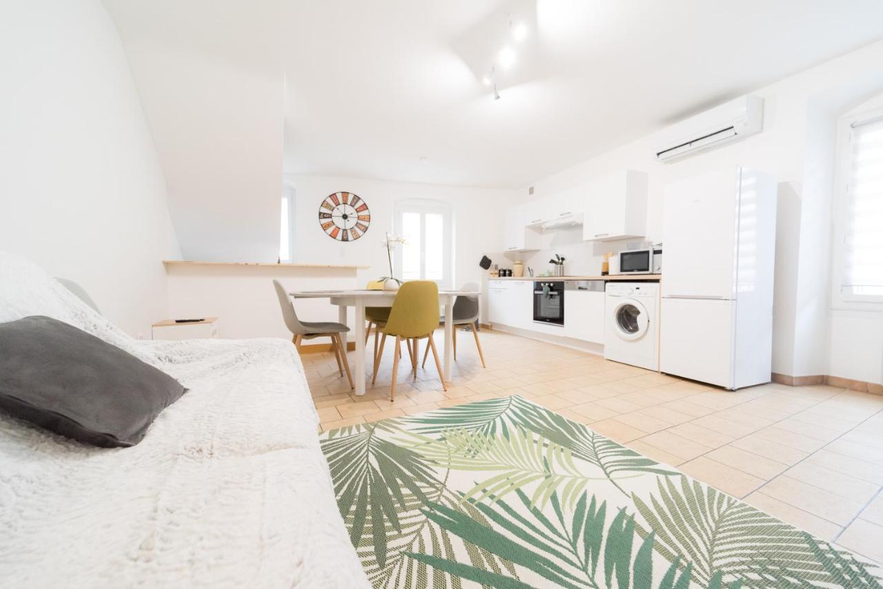 Appartement Ravissant Triplex et Duplex au Centre de Pont St Esprit Extérieur photo