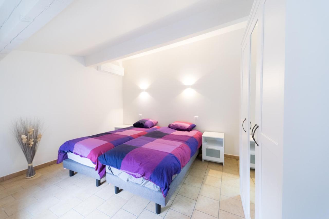Appartement Ravissant Triplex et Duplex au Centre de Pont St Esprit Extérieur photo