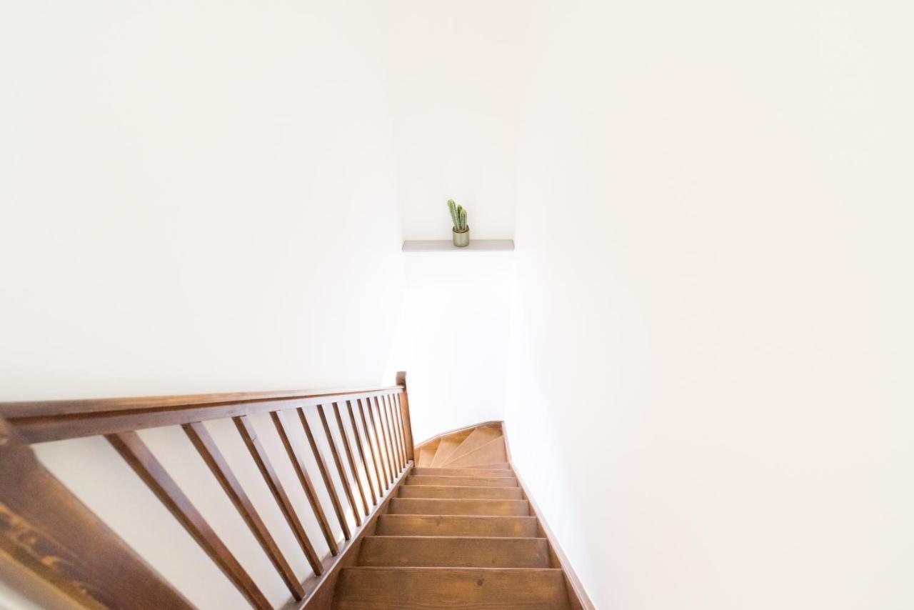 Appartement Ravissant Triplex et Duplex au Centre de Pont St Esprit Extérieur photo