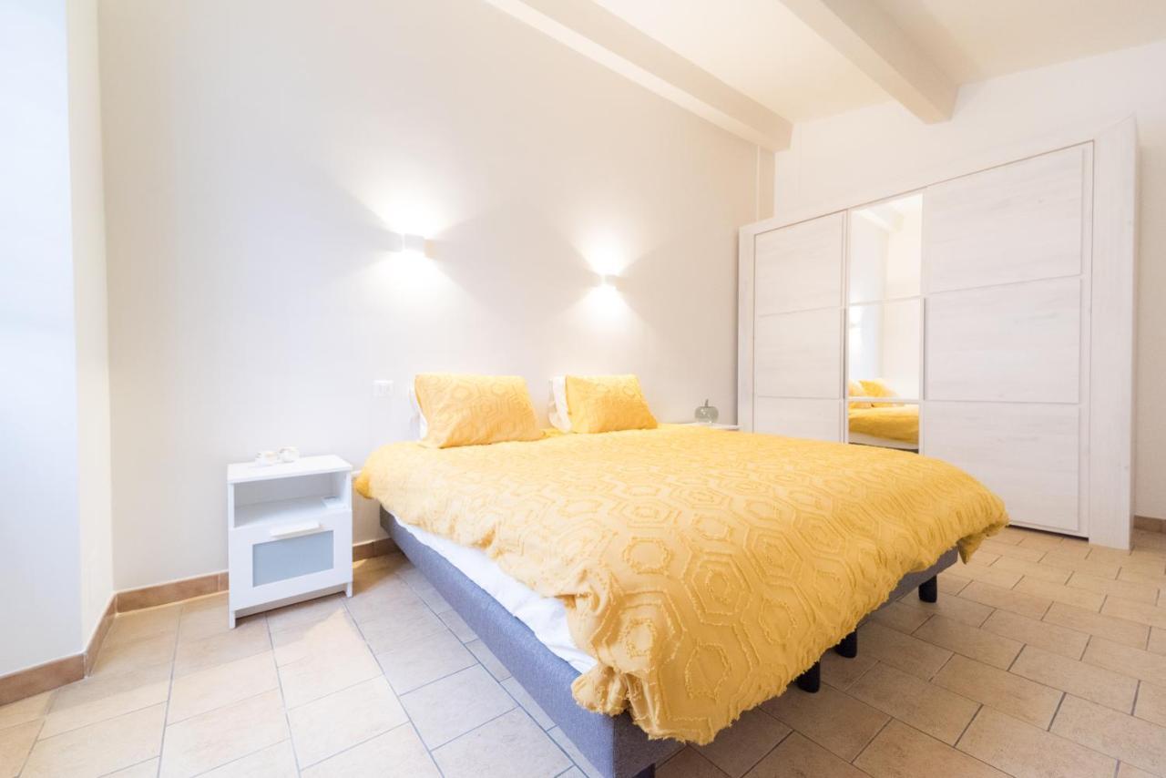 Appartement Ravissant Triplex et Duplex au Centre de Pont St Esprit Extérieur photo