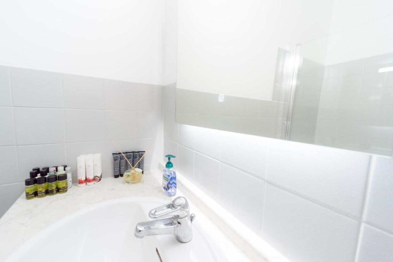 Appartement Ravissant Triplex et Duplex au Centre de Pont St Esprit Extérieur photo